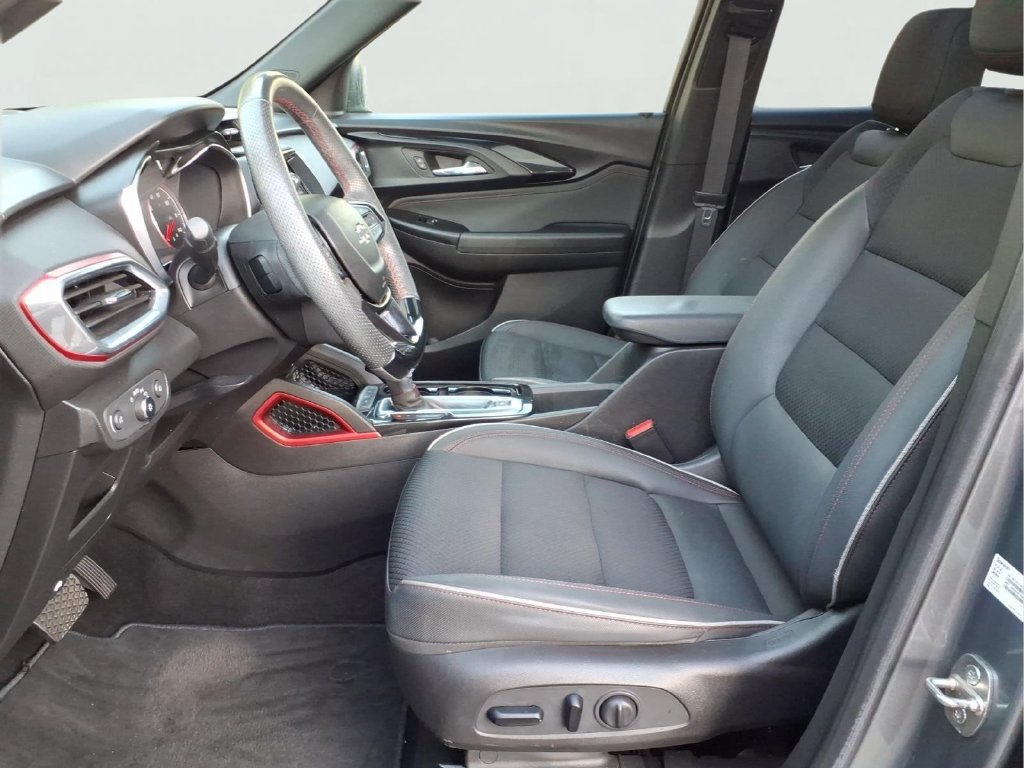Used 2022 Chevrolet TrailBlazer RS w/ Sun and Liftgate Package FWD image 17