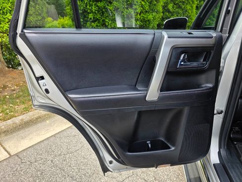 Used 2017 Toyota 4Runner Limited RWD image 30