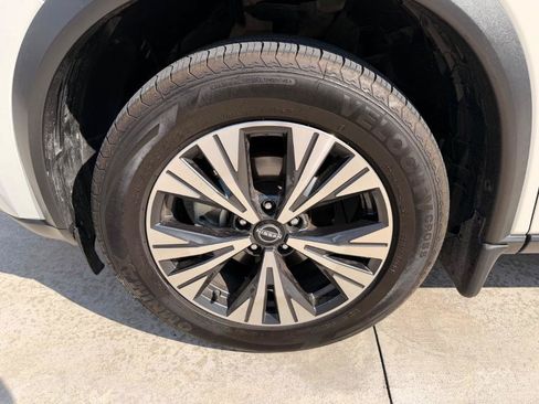 Used 2023 Nissan Rogue SV FWD image 15