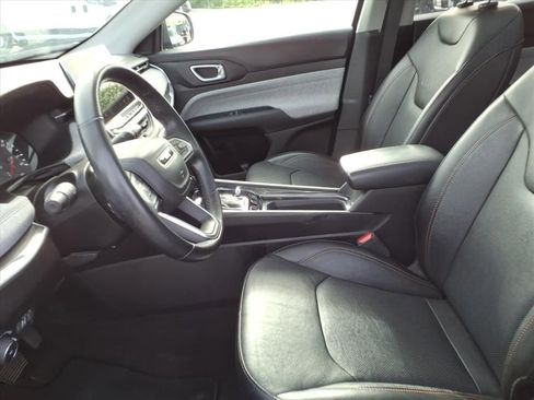 Used 2022 Jeep Compass Latitude w/ Sun and Sound Group AWD/4WD image 9