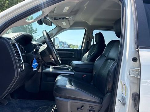Used 2018 RAM 3500 Laramie w/ Sport Appearance Group AWD/4WD image 4