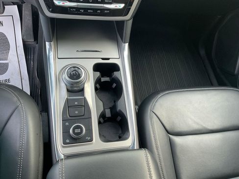 Used 2023 Ford Explorer XLT w/ Equipment Group 202A image 17