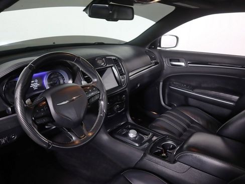 Used 2018 Chrysler 300 S image 26