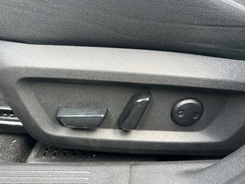 Used 2023 Nissan Rogue SV image 12