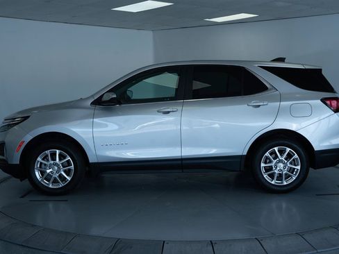 Used 2022 Chevrolet Equinox LT w/ Driver Convenience Package AWD/4WD image 4