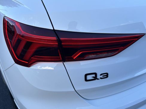 Certified 2025 Audi Q3 2.0T Premium w/ Black Optic Sport Package image 9