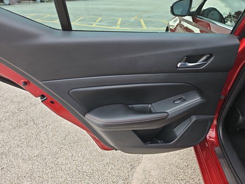 Used 2021 Nissan Altima 2.5 SR w/ SR Premium Package image 14