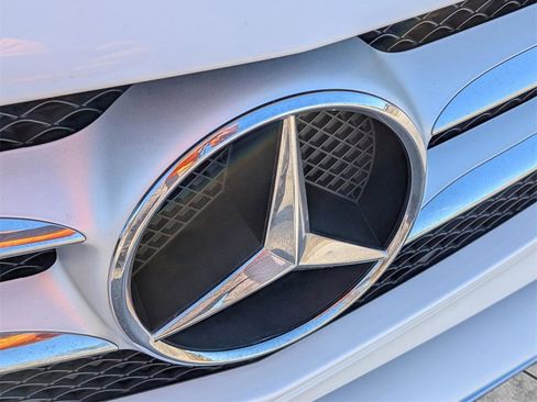 Used 2018 Mercedes-Benz C 300 Sedan w/ Premium Package image 10