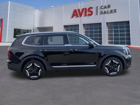 Used 2025 Kia Telluride S FWD image 5