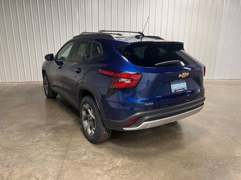 Certified 2024 Chevrolet Trax LT w/ Driver Confidence Package image 4