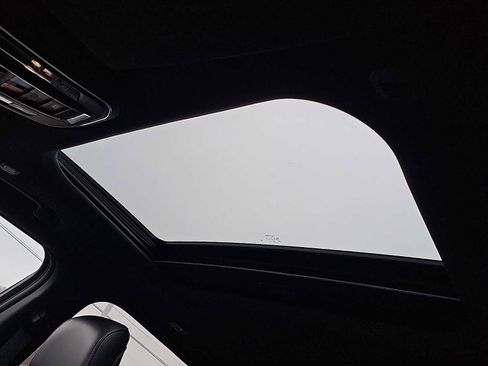 Used 2025 Jeep Grand Cherokee Altitude image 15