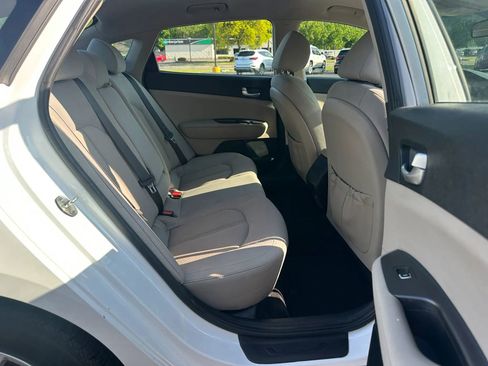 Used 2018 Kia Optima LX FWD image 19
