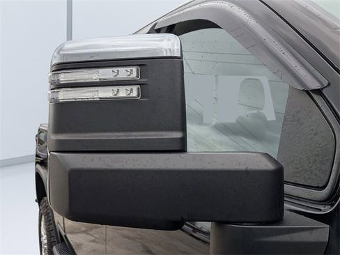 Used 2020 Chevrolet Silverado 2500 High Country w/ Technology Package image 11