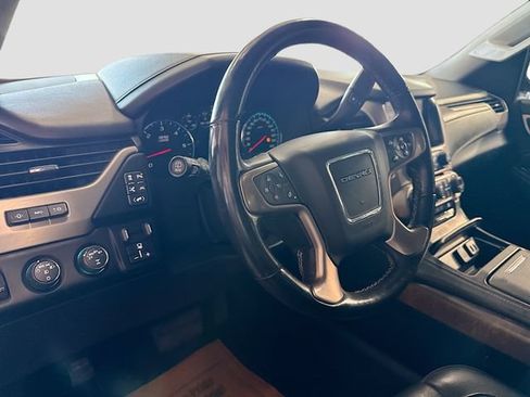 Used 2018 GMC Yukon XL Denali w/ Denali Ultimate Package AWD/4WD image 10