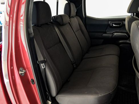 Used 2018 Toyota Tacoma TRD Sport w/ Technology Package image 31