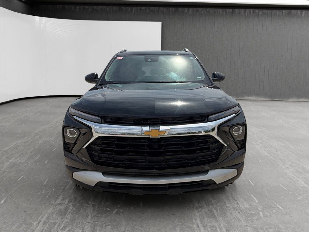 Used 2025 Chevrolet TrailBlazer LT AWD/4WD image 8
