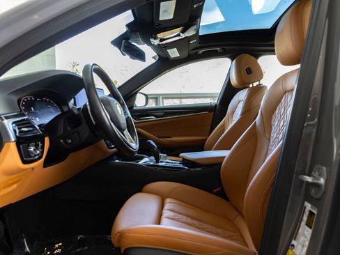 Used 2021 BMW 530e w/ Premium Package RWD image 14