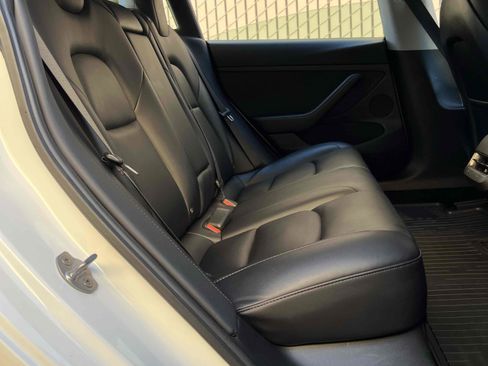 Used 2021 Tesla Model 3 Standard Range Plus image 38