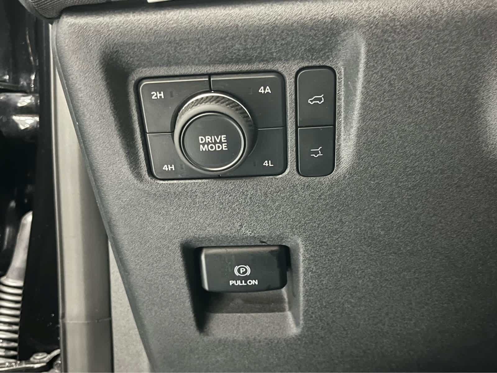 Used 2025 Ford Expedition Active AWD/4WD image 29