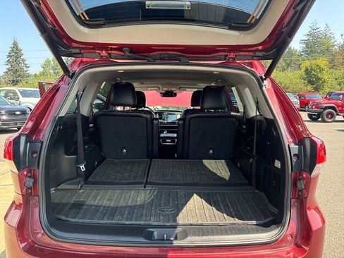 Used 2019 Toyota Highlander SE AWD/4WD image 30
