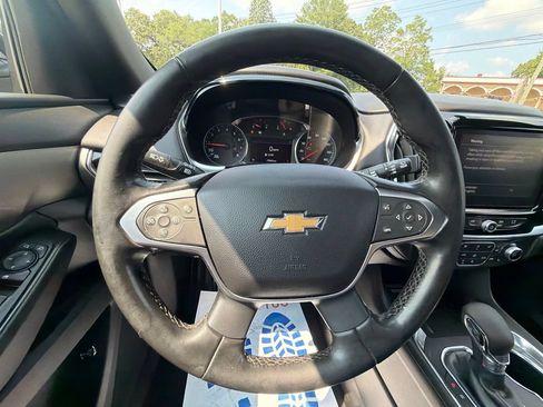 Used 2023 Chevrolet Traverse LT AWD/4WD image 17
