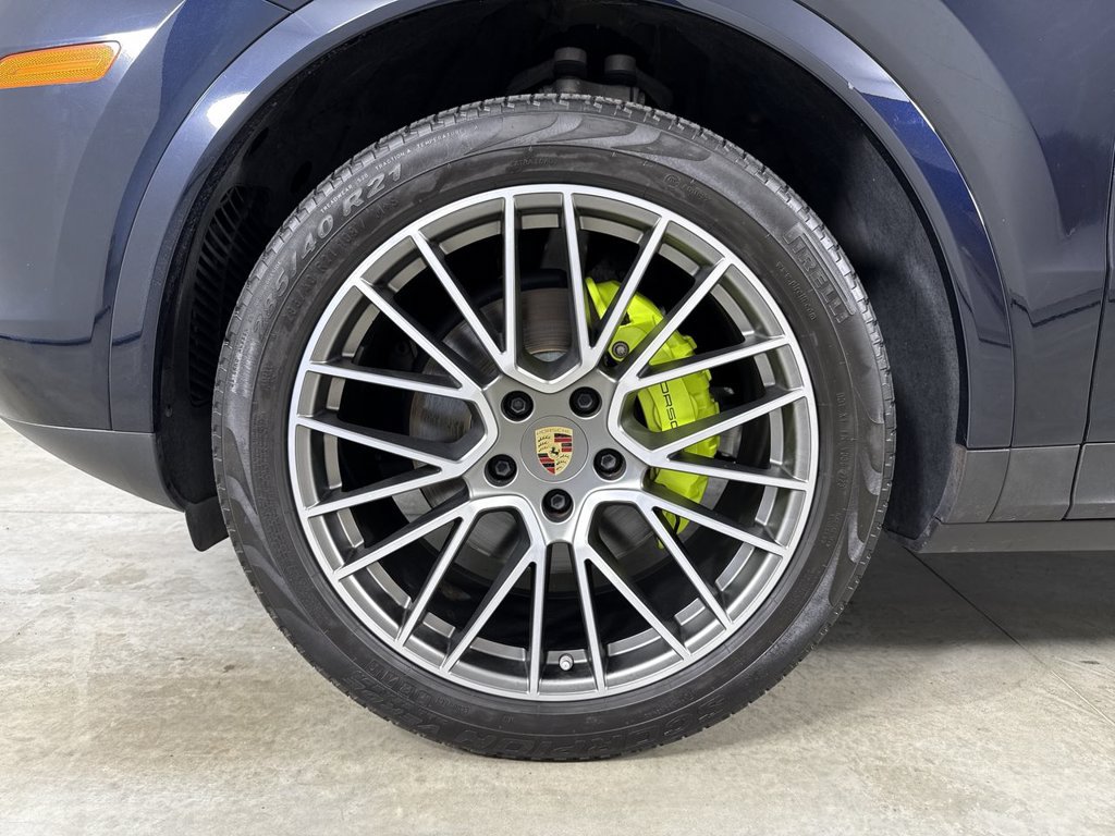 Certified 2023 Porsche Cayenne Platinum Edition AWD/4WD image 13