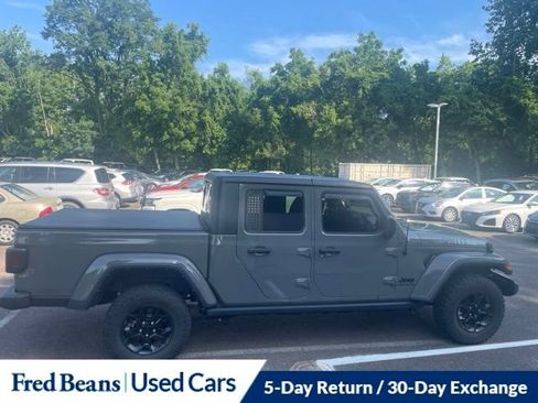 Used 2023 Jeep Gladiator Sport AWD/4WD image 11