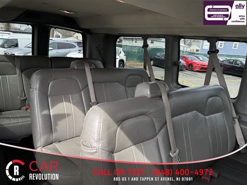 Used 2018 Chevrolet Express 3500 LS image 9