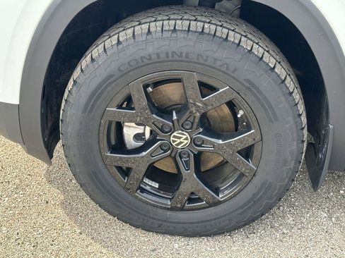 New 2025 Volkswagen Atlas Peak Edition SE AWD/4WD image 7