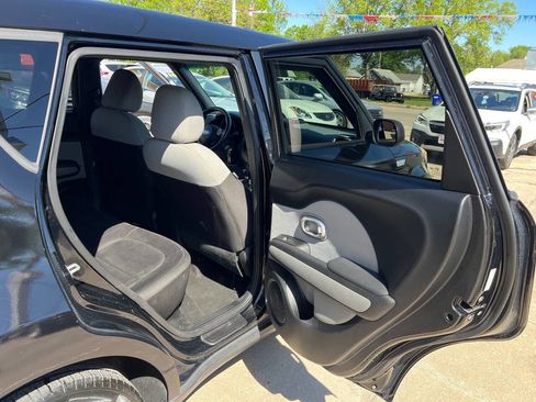 Used 2016 Kia Soul FWD image 15