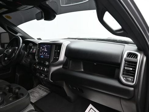 Used 2024 RAM 2500 Big Horn AWD/4WD image 8