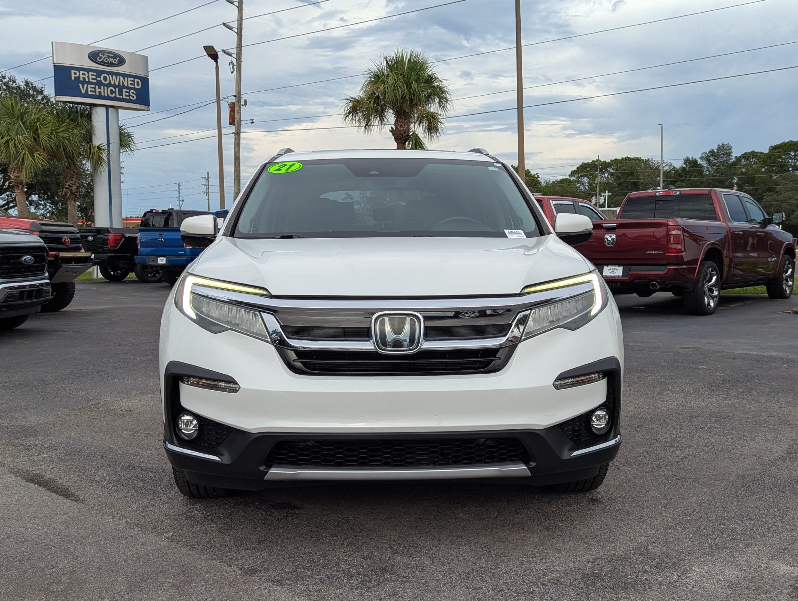 Used 2021 Honda Pilot Touring image 3