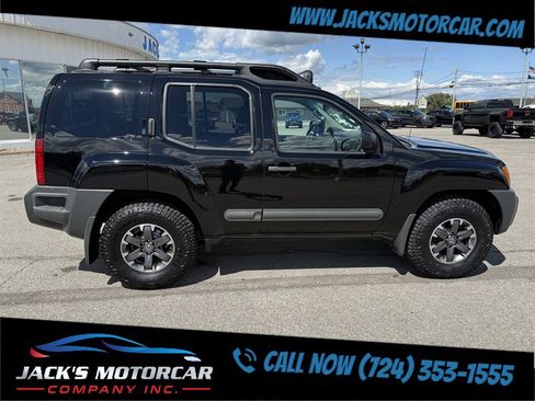 Used 2015 Nissan Xterra PRO-4X w/ Pro-4x Leather Package image 2