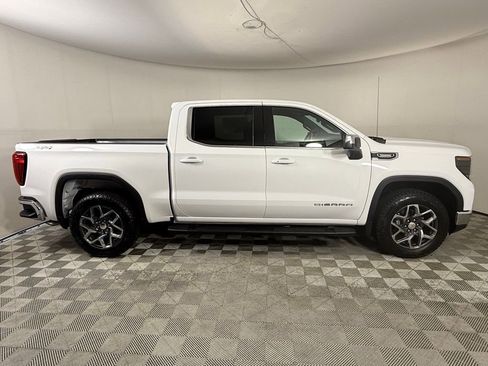New 2026 GMC Sierra 1500 SLE image 9