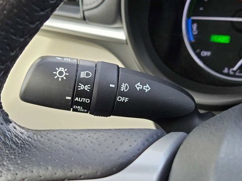 Used 2021 Toyota Sienna Limited image 28