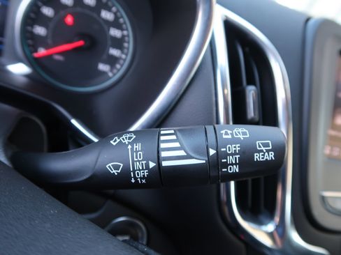 Used 2024 Chevrolet Equinox LT AWD/4WD image 23