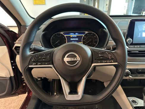 Used 2025 Nissan Altima 2.5 SV image 27