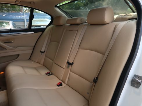 Used 2011 BMW 528i Sedan RWD image 32
