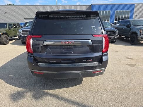 Used 2024 GMC Yukon AT4 w/ Technology Package AWD/4WD image 5