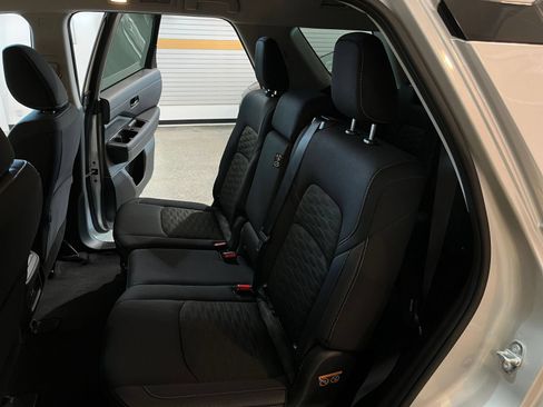 Used 2025 Nissan Pathfinder SV AWD/4WD image 41