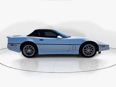 Used 1990 Chevrolet Corvette Convertible image 3