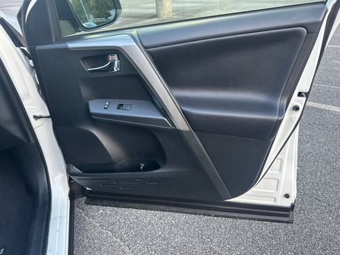 Used 2018 Toyota RAV4 XLE image 14