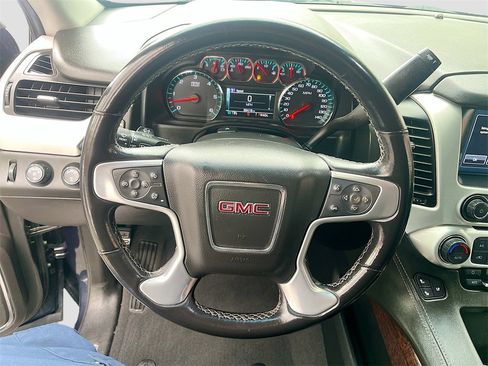 Used 2020 GMC Yukon XL SLT image 11