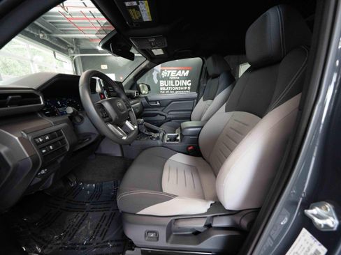 Used 2024 Toyota Tacoma TRD Off-Road AWD/4WD image 9