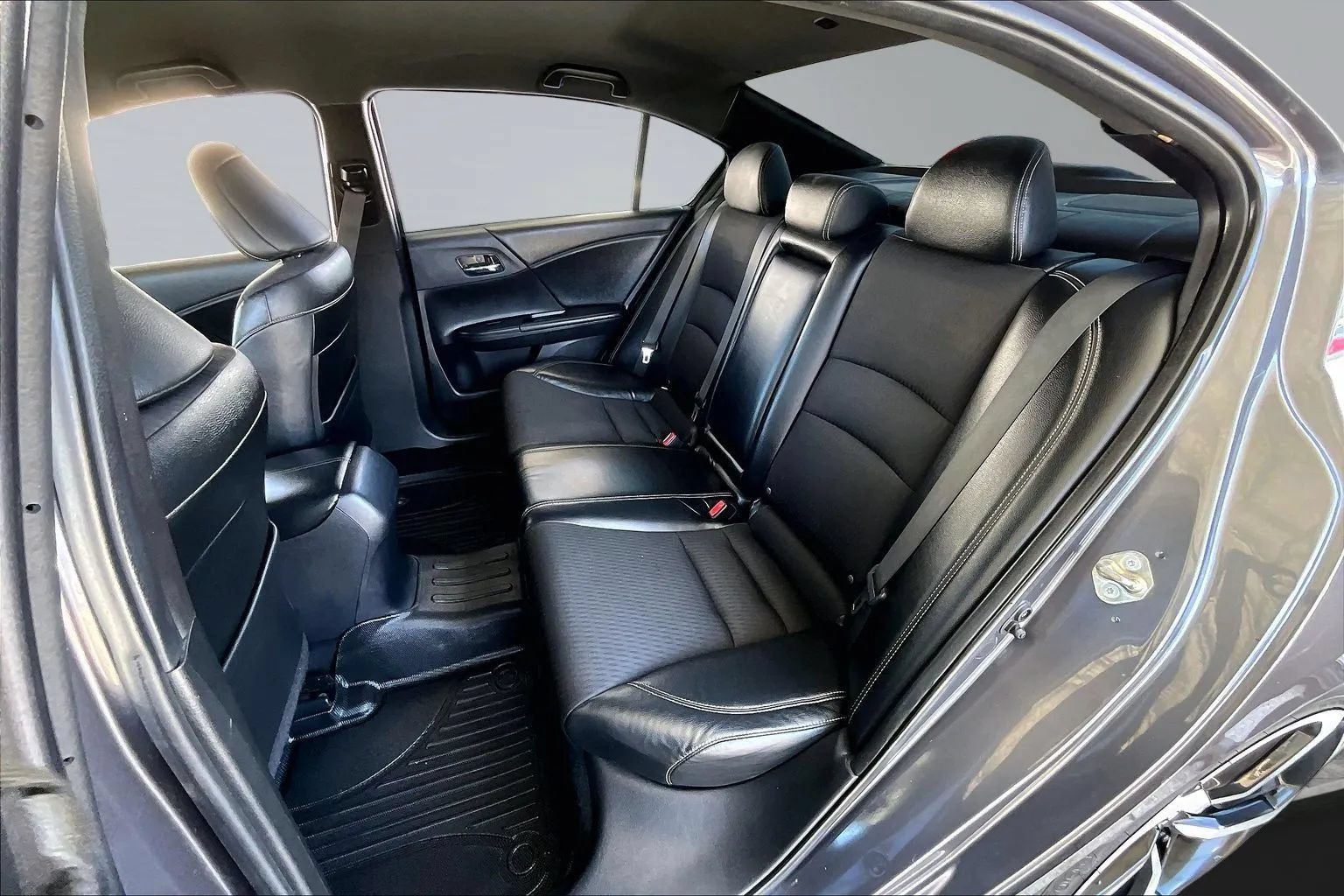 Used 2017 Honda Accord Sport image 19