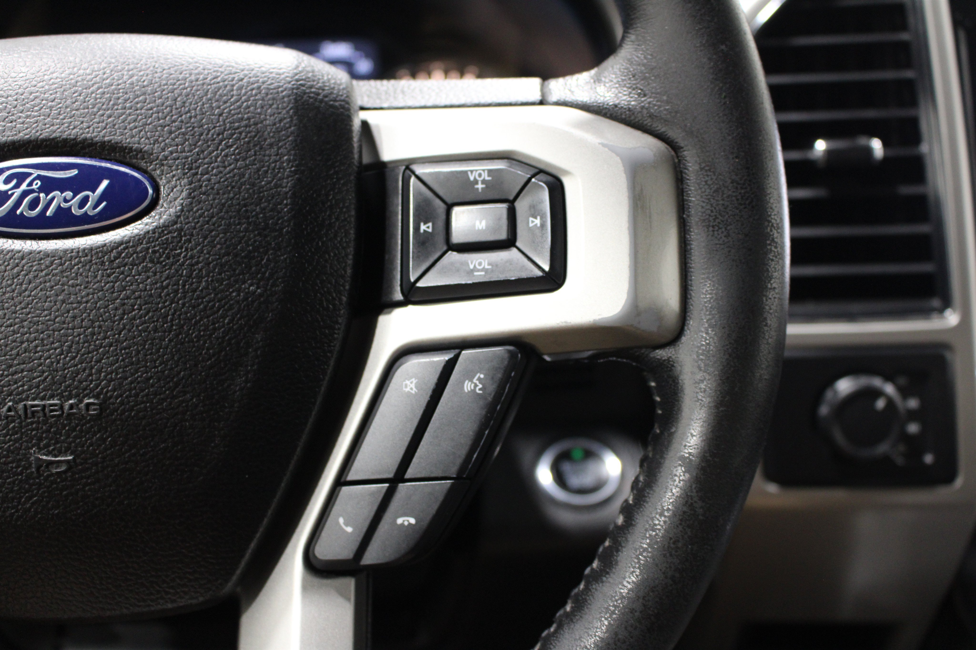 Used 2018 Ford F150 Lariat AWD/4WD image 13