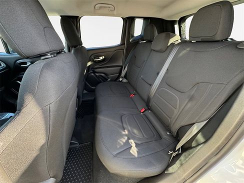 Used 2022 Jeep Renegade Latitude w/ Convenience Group image 28