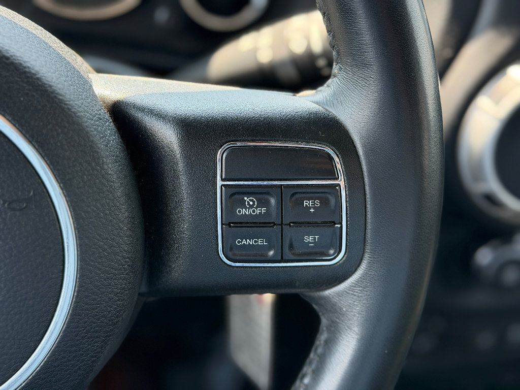 Used 2017 Jeep Wrangler Unlimited Rubicon AWD/4WD image 10