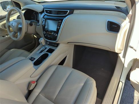 Certified 2018 Nissan Murano Platinum w/ Cargo Package image 18