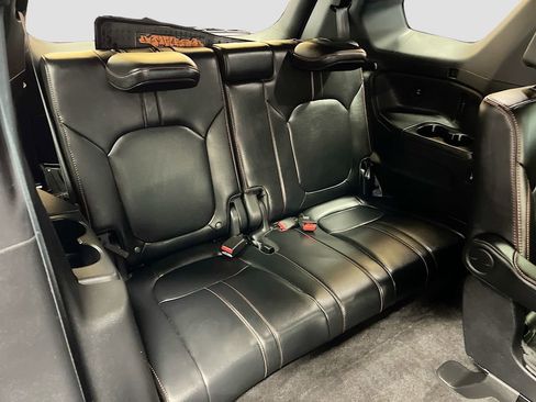 Used 2025 Honda Pilot TrailSport image 27